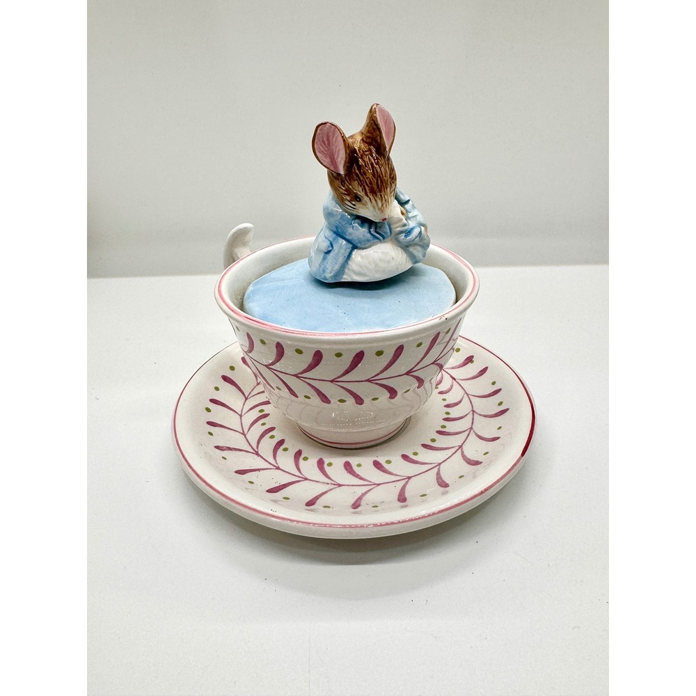 Schmid Beatrix Potter Tailor of Gloucester Musical Teacup Mouse Figurine 1990
